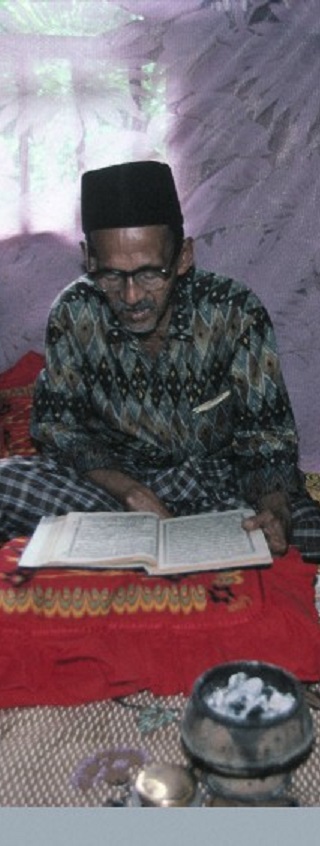 N0026602 Life in rural Indonesia, blessing the child's life