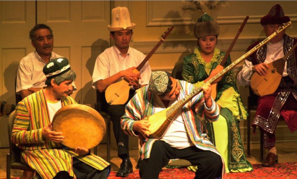Rythms from Chinese Turkistan at Simitsonian Folklife Festival 2002 008