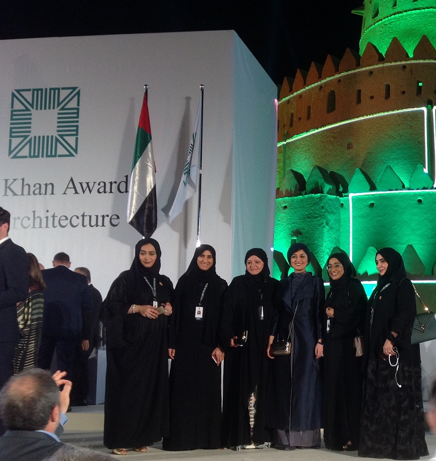 akaa2016-iraniianarchitectwith-supporters-image6a