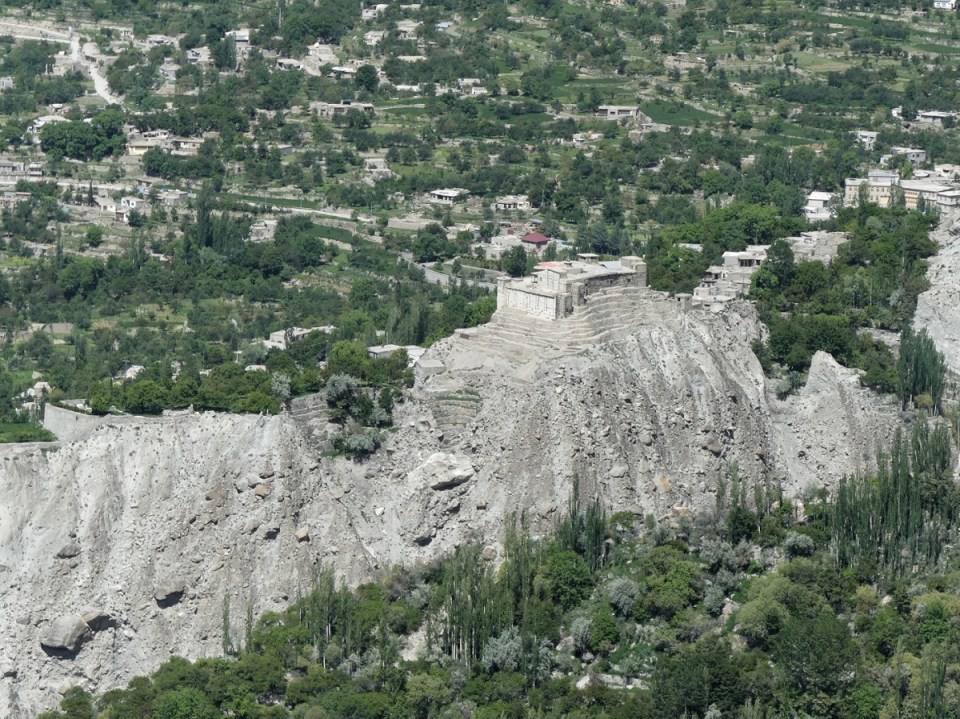 silk-roads_hunza_alikarim_2_24s