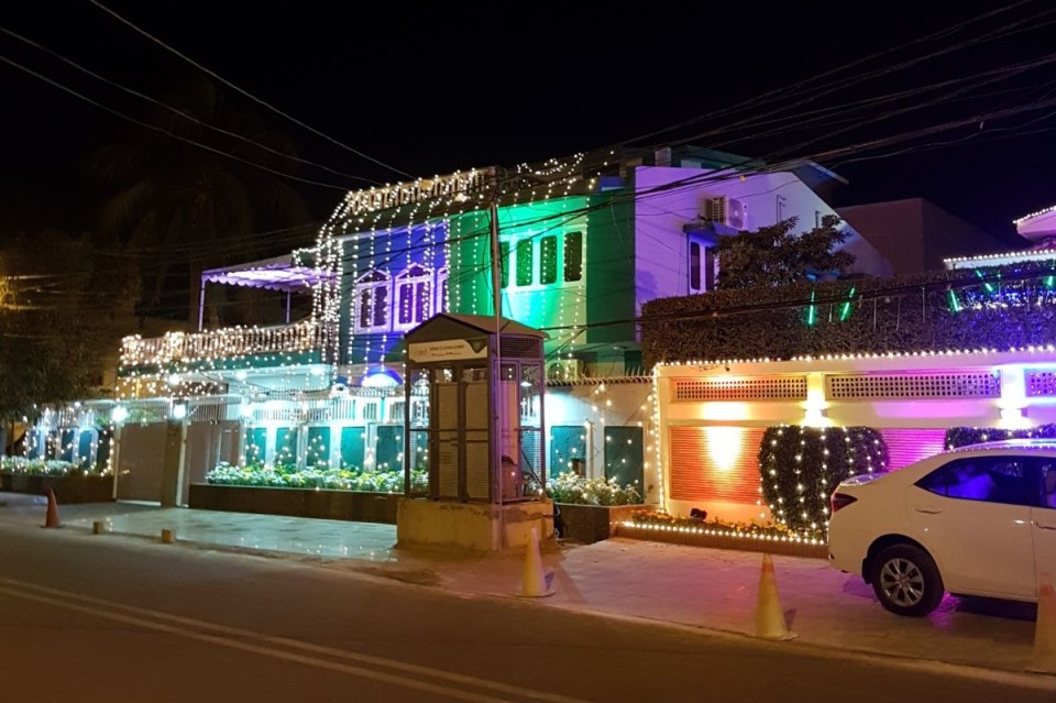 2017-12-14-PHOTO-Karachi-house-decoration-Aga Khan visit