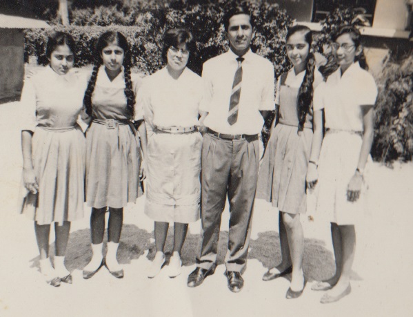 029 Alwaez and Alwaeza Merchant with Aga Khan Girls Students