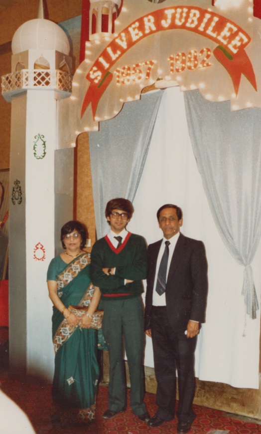 038b Alnoor with dad and mum at London Silver Jubilee