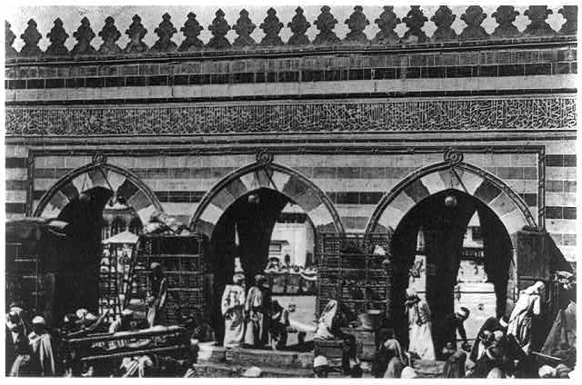 3b32497r_Bab Ali, gate of the al-Masjid al-Ḥarām, Mecca, Saudi Arabia, from the east; through the middle portal the Zamzam is visible