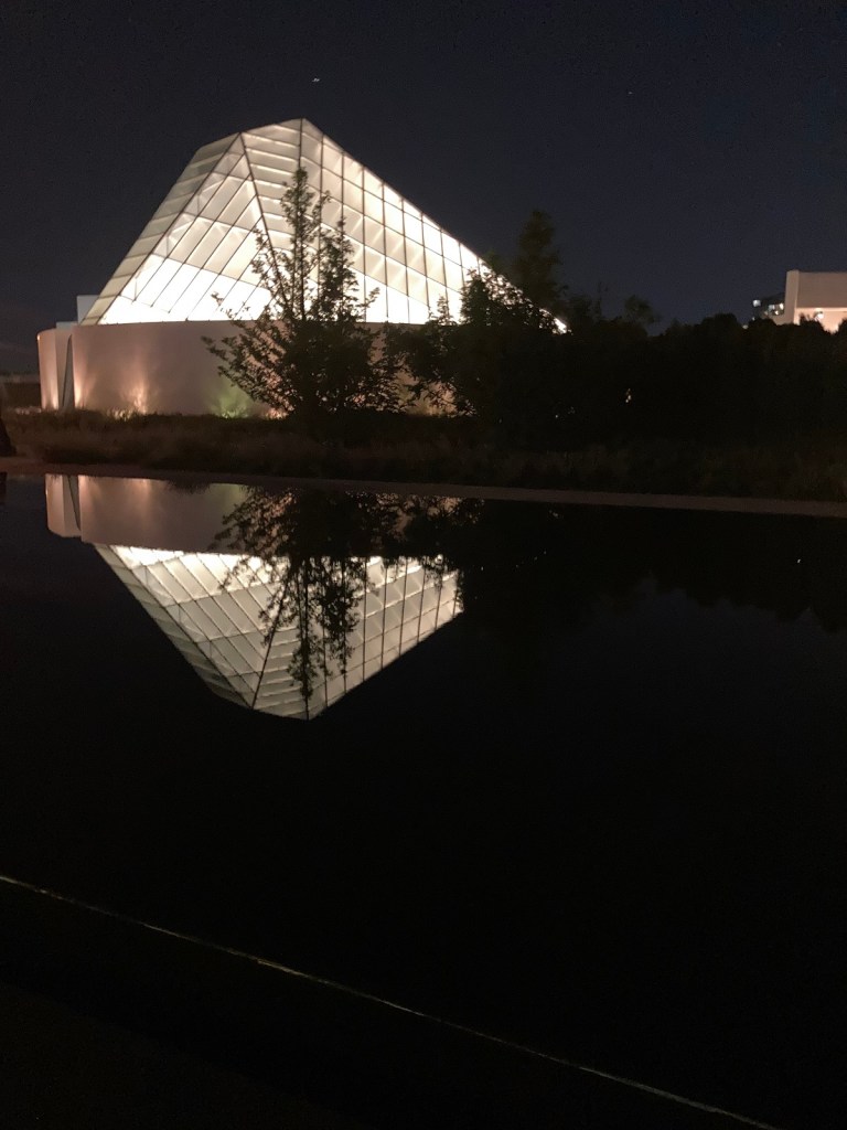 Ismaili Jamatkhana glass dome, simerg.