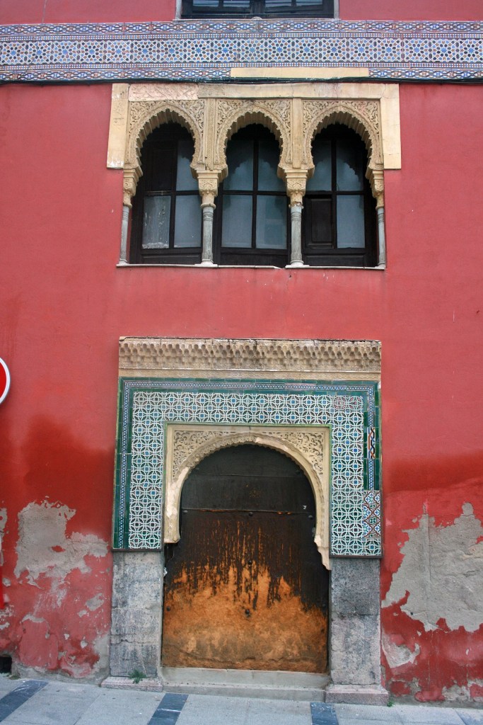 "Doors" of Morocco, Spain and Portugal photographed by Shiraz Bandali of Edmonton., Alberta, Canada and published by Simerg.com and Simergphotos.com