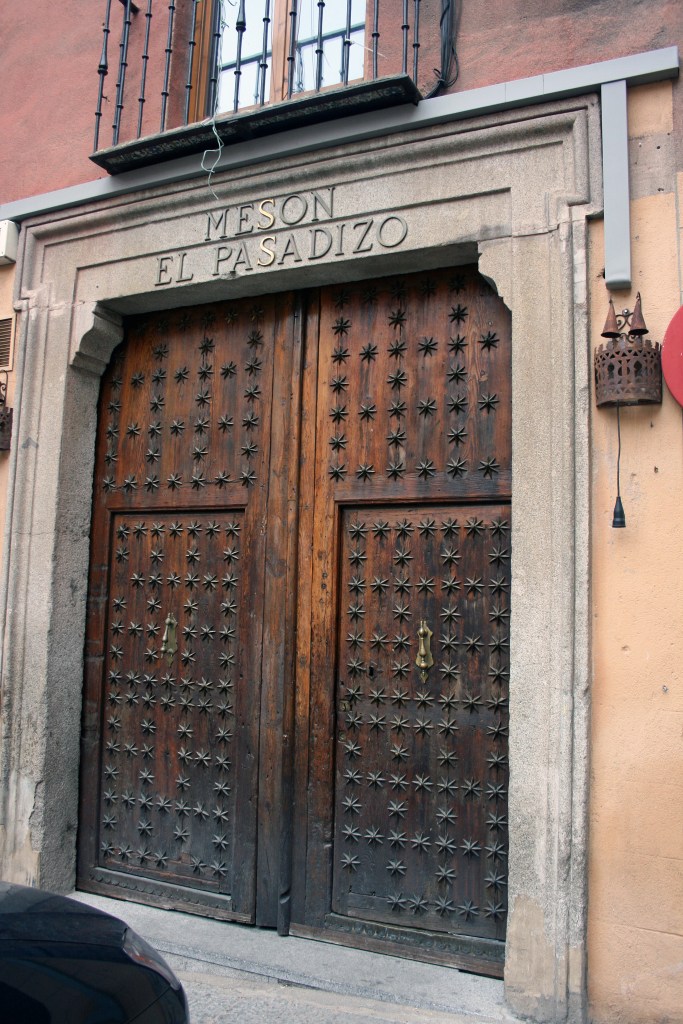 "Doors" of Morocco, Spain and Portugal photographed by Shiraz Bandali of Edmonton., Alberta, Canada and published by Simerg.com and Simergphotos.com