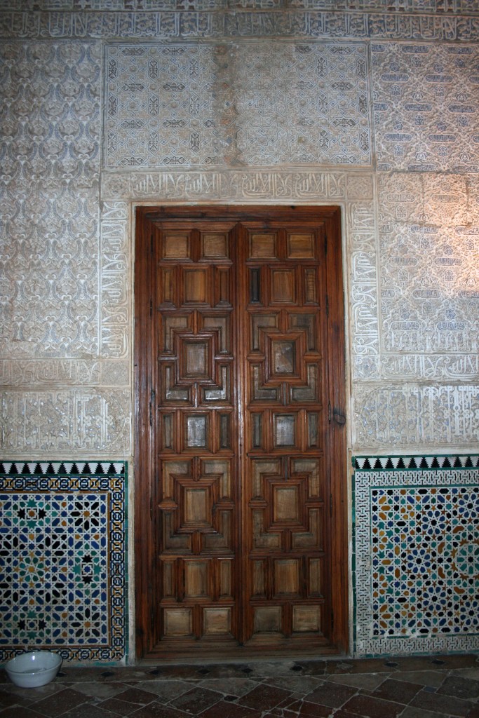 "Doors" of Morocco, Spain and Portugal photographed by Shiraz Bandali of Edmonton., Alberta, Canada and published by Simerg.com and Simergphotos.com