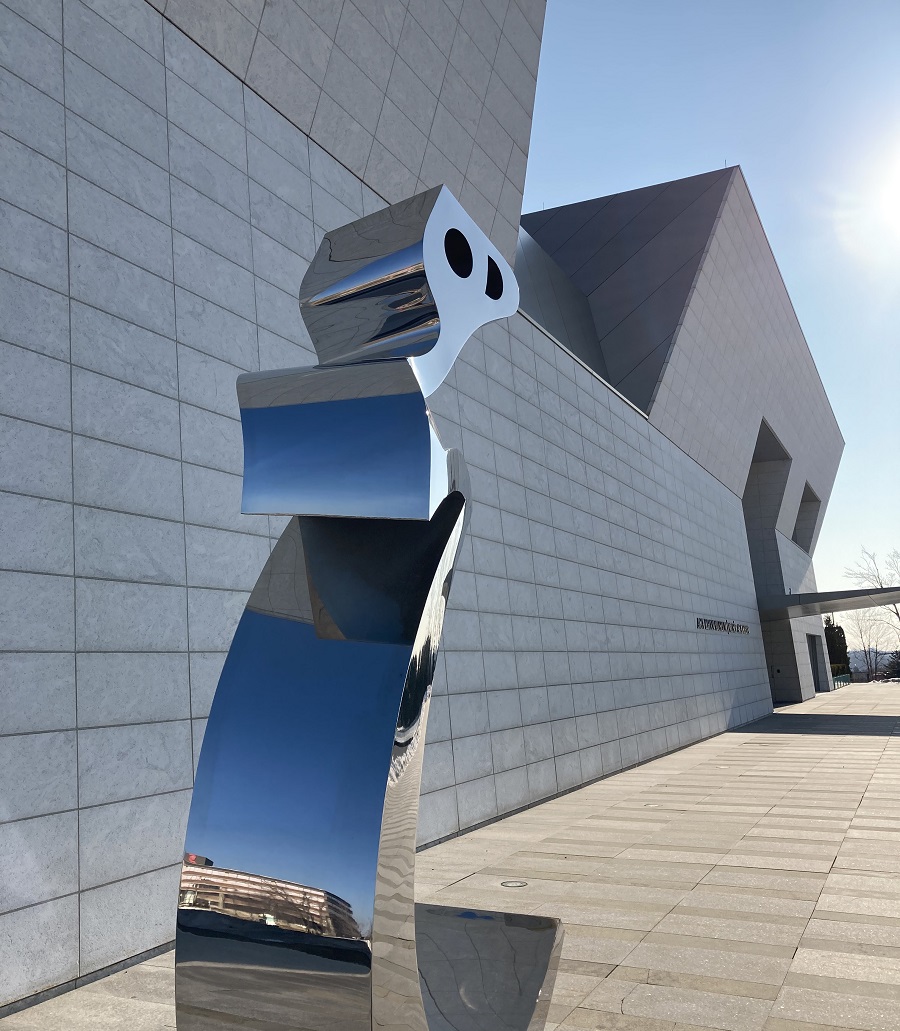 Big Heech Sculpture Aga Khan Museum Simerg