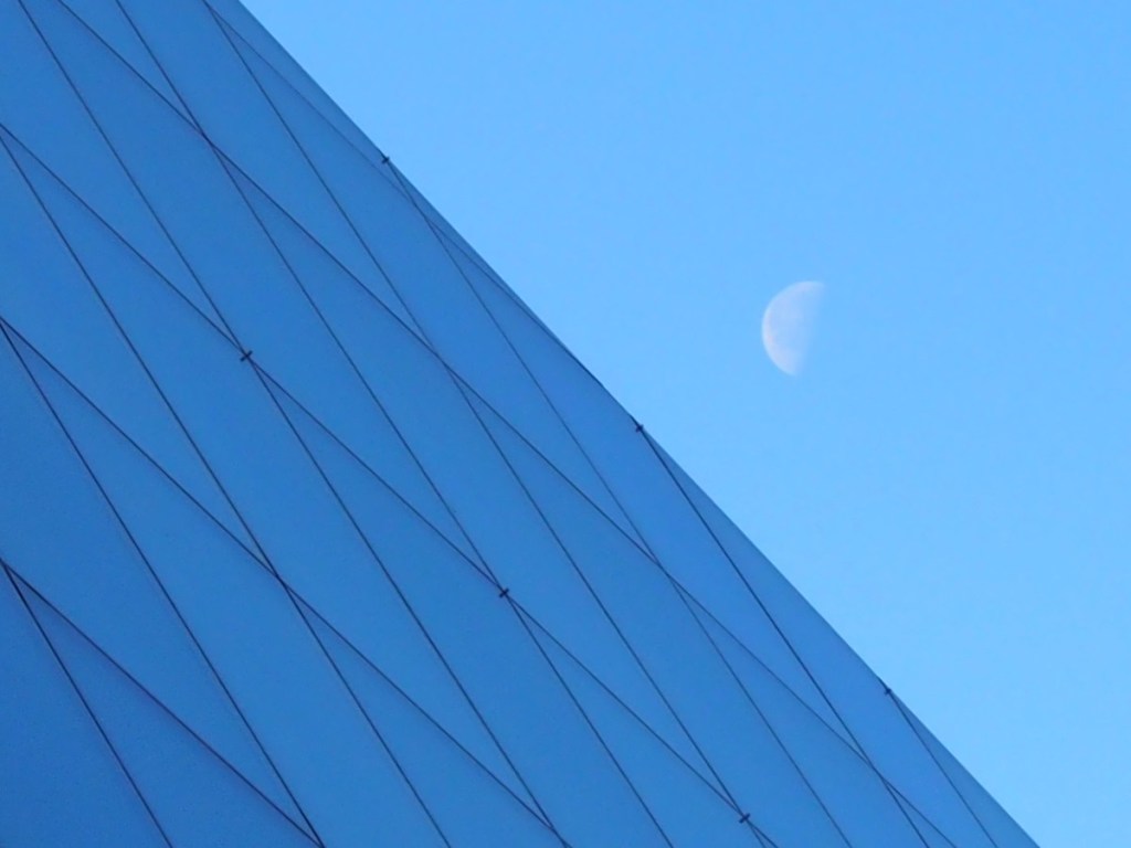 Third quarter moon at Ismaili Jamatkahana Toronto Simerg