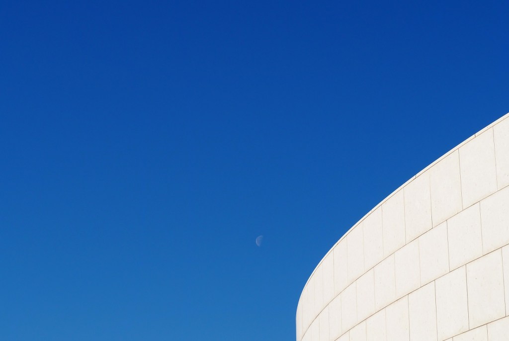 Third quarter daytime moon Ismaili Jamatkhana Simerg and Simergphotos Malik Merchant. Photo: © Malik Merchant/Simerg.