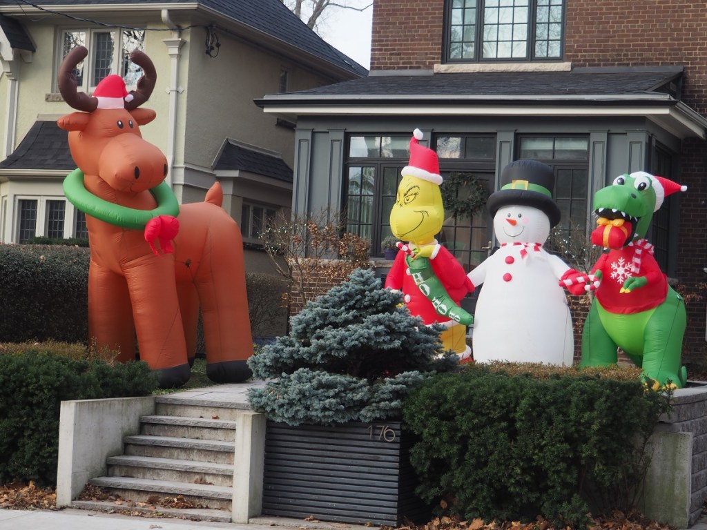 Glen Drive Holiday Spirit