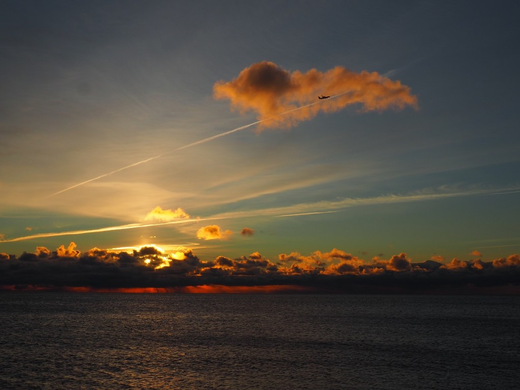 Twilight and sunrise Toronto Woodbine Beach, Lake Ontario Simerg Photos