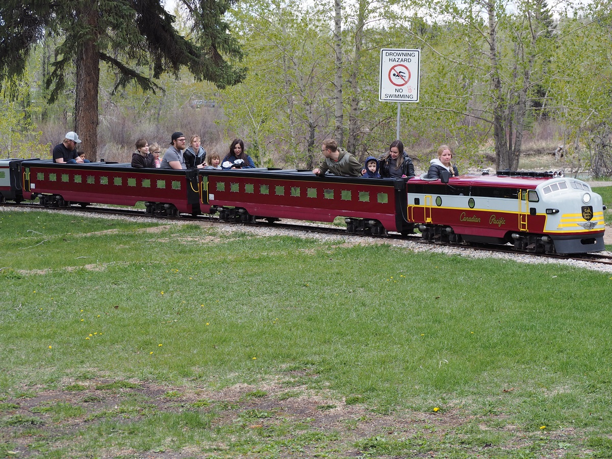 Scenes from Calgary, Bowness River, Malik Merchant Simerg Photos