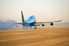 747-400 Landing On Desert Runway