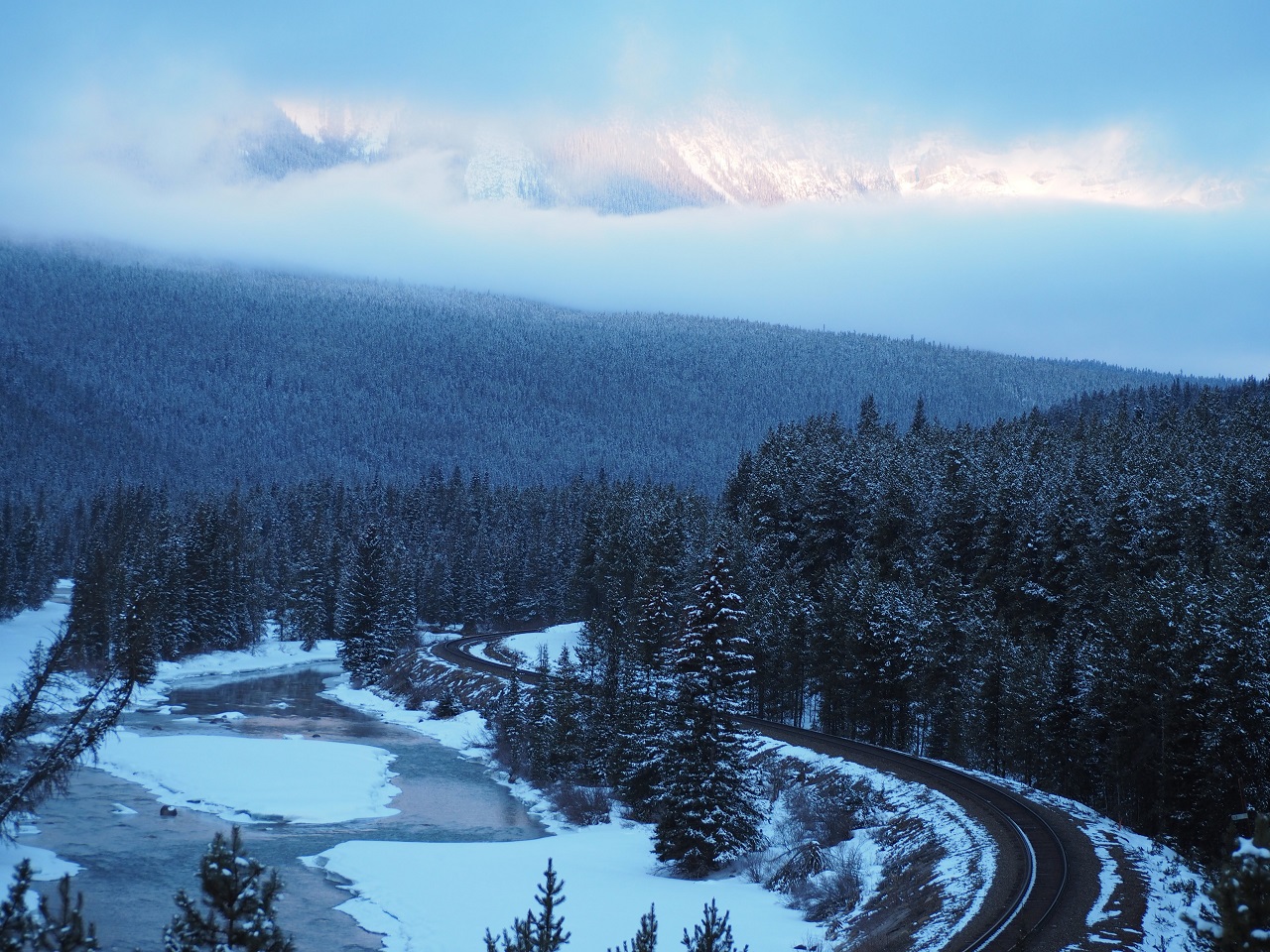 Morant's Curve CP freight train, Malik Merchant, Simerg Photos.