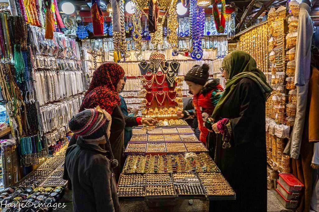 Women in a jewellery store. Simergphotos Muslim Harji, exclusive