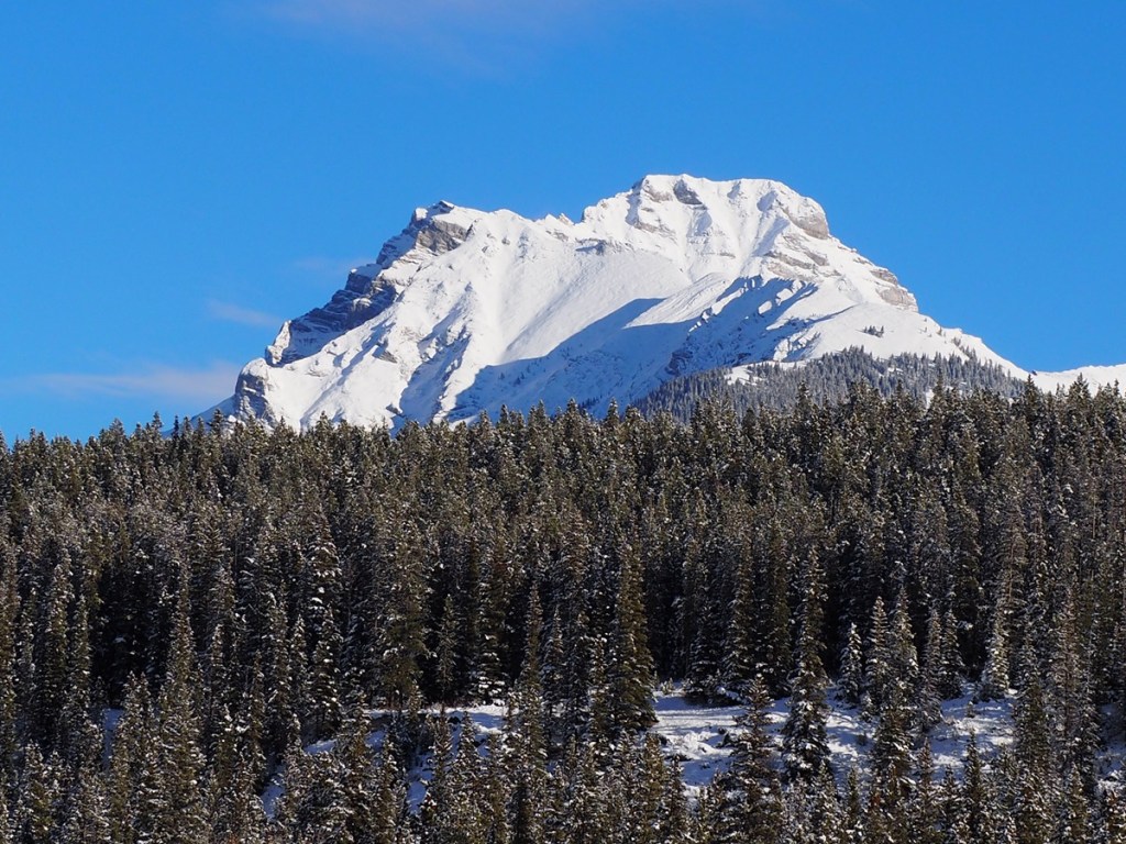 Cascade Pond Mount Rundle, Norquay, Vermillion Lakes, Cascade Pond, Johnson Lake, Minnewanka Malik Merchant Simerg Photos.