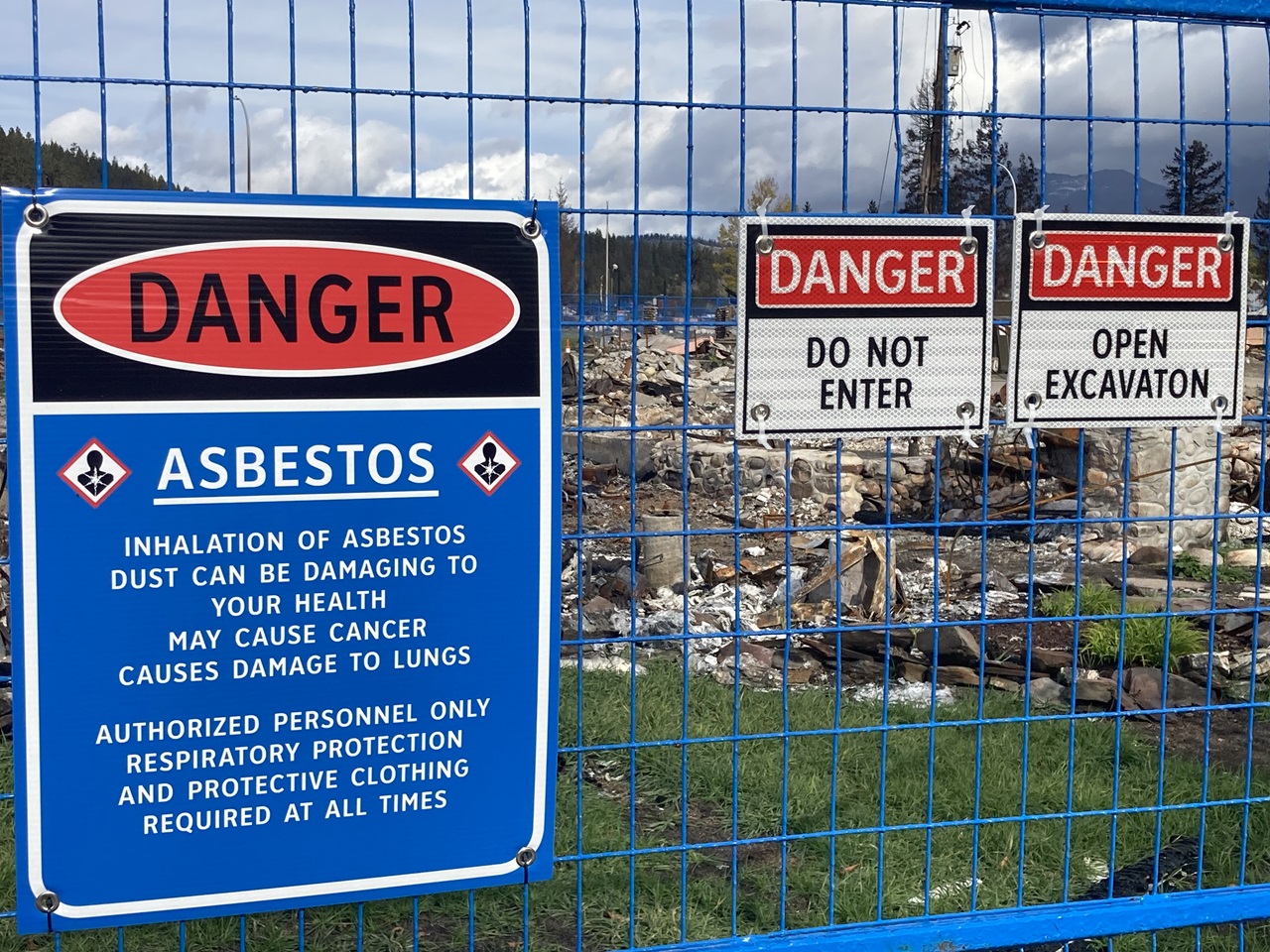Impact of July 2024 wildfire on the Town of Jasper; Alberta; October 5-8, 2024. Photograph: Malik Merchant/Simerg Photos.