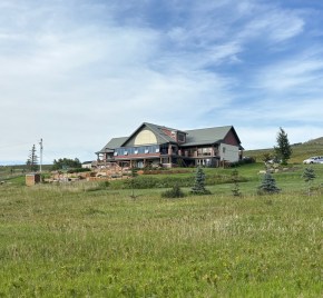 Longview Steakhouse Alberta for the best staeks in Canada