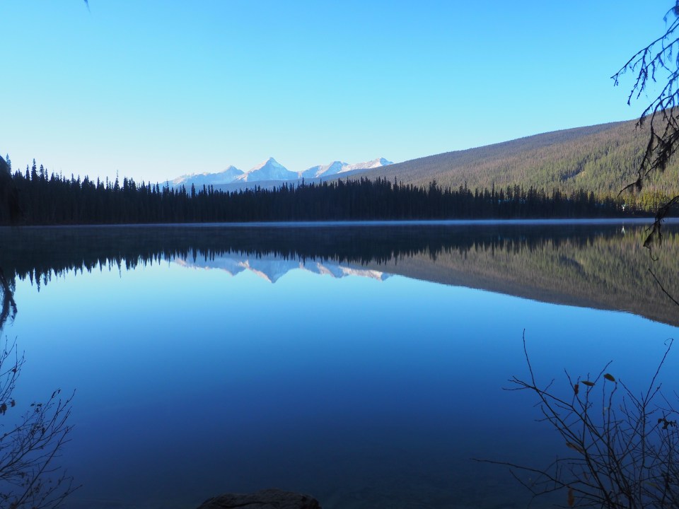 Emerald Lake Mountain Scenery